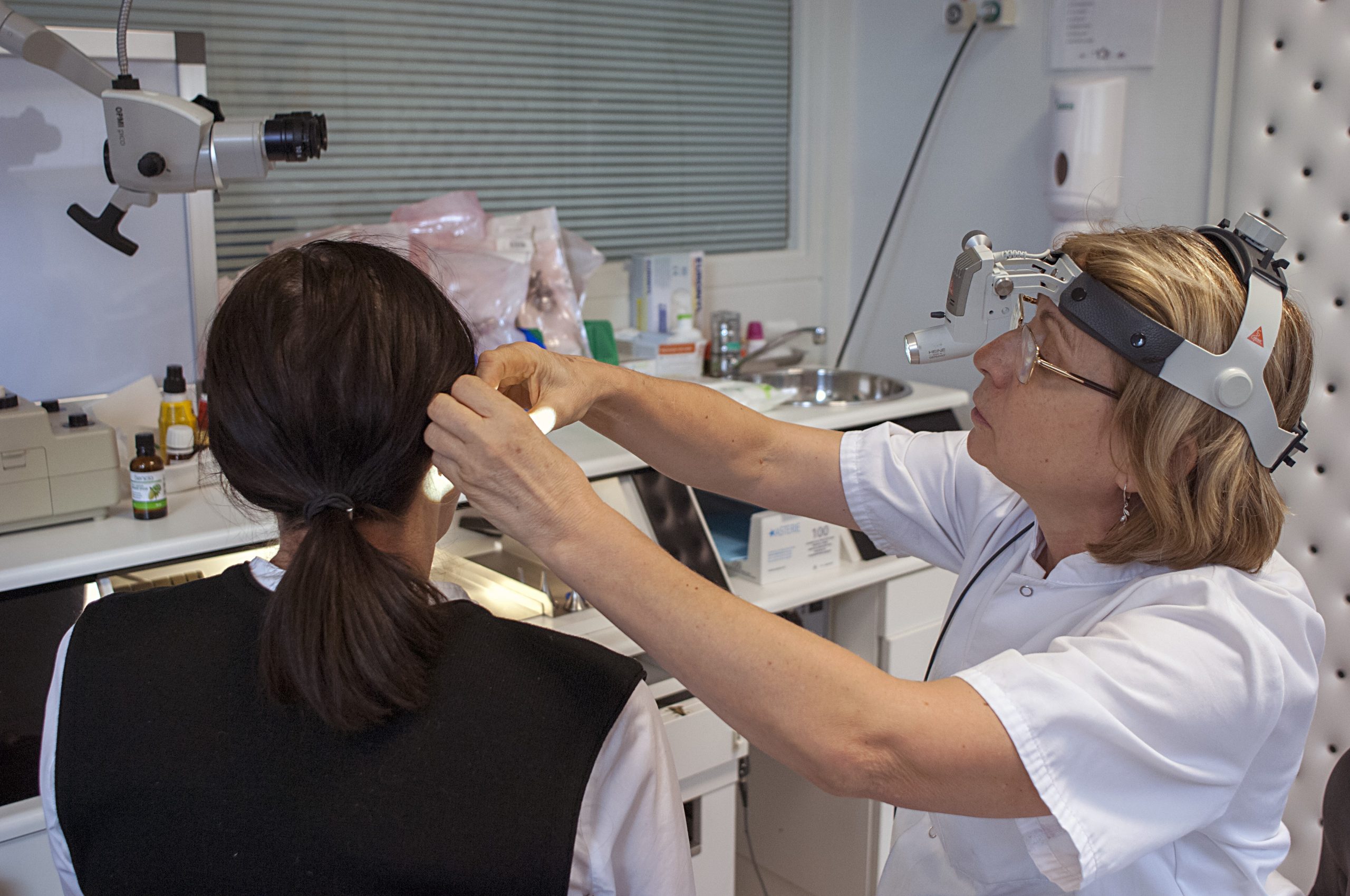 Le Dr Ilieva en consultation ORL